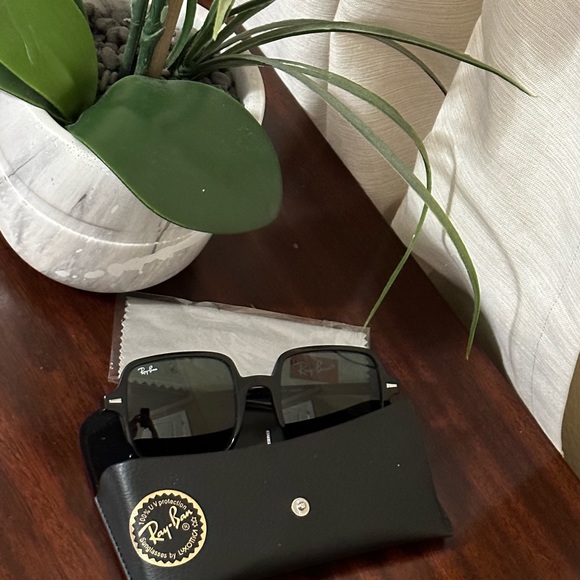 Ray-Ban - Picture 2 of 5